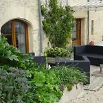 La Ferme Aux Chats 住宿加早餐酒店 3*