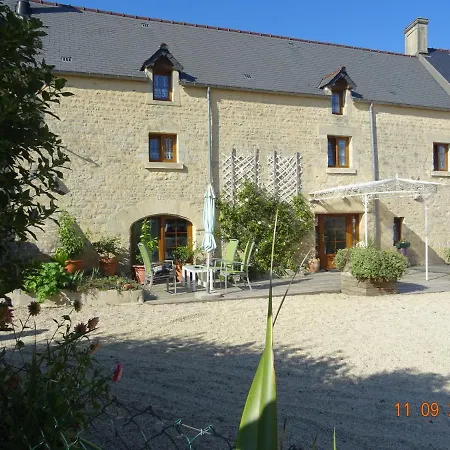 La Ferme Aux Chats לינה וארוחת בוקר Formigny