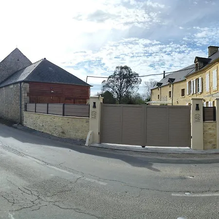 La Ferme Aux Chats לינה וארוחת בוקר Formigny