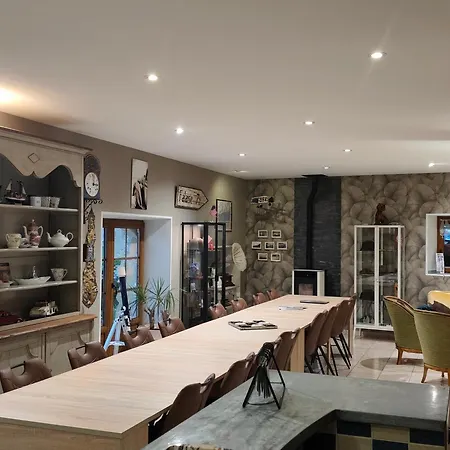 לינה וארוחת בוקר La Ferme Aux Chats