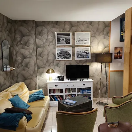 La Ferme Aux Chats 住宿加早餐酒店 Formigny