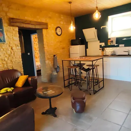 La Ferme Aux Chats Bed & Breakfast Formigny