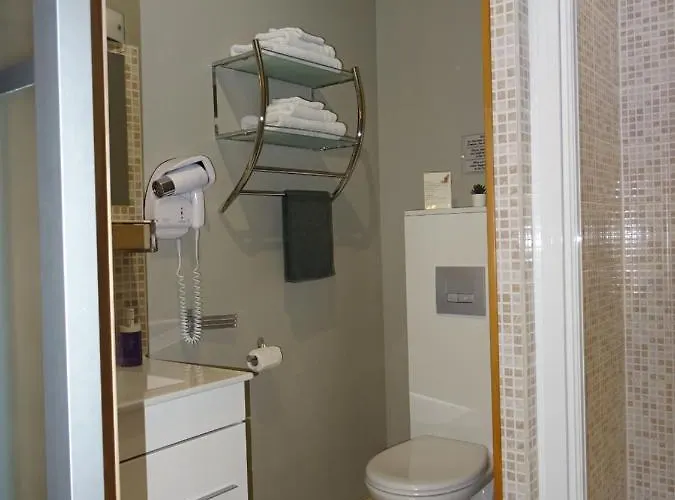 住宿加早餐酒店 La Ferme Aux Chats Formigny