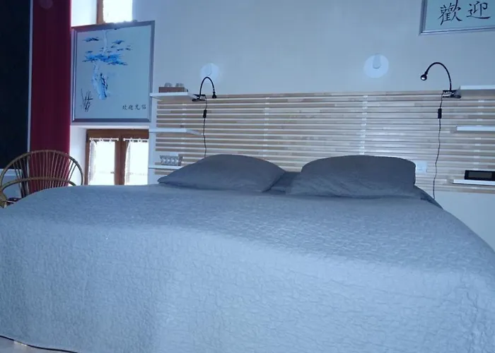 La Ferme Aux Chats 住宿加早餐酒店 Formigny