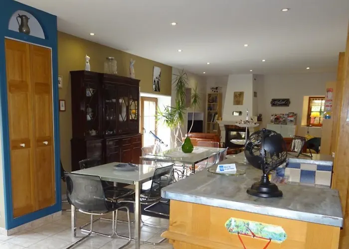 La Ferme Aux Chats 住宿加早餐酒店 4*