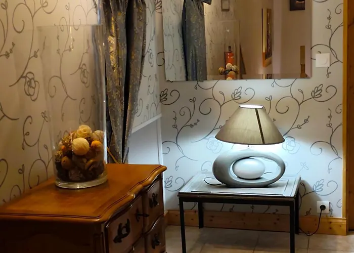 La Ferme Aux Chats 住宿加早餐酒店 4*